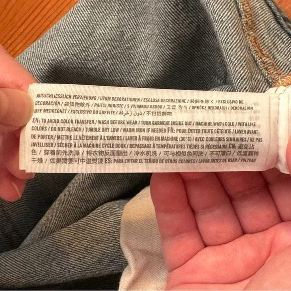 Abercrombie and Fitch The High Rise Mom Jean, Size 31/12 Short, EUC - Picture 5 of 6